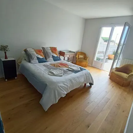 Holiday home Location Maison Saisonniere 4 A 6 Pers Prefailles