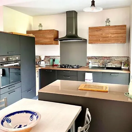 Holiday home Location Maison Saisonniere 4 A 6 Pers Prefailles