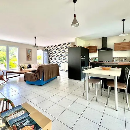 Location Maison Saisonniere 4 A 6 Pers *